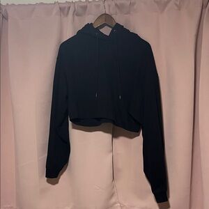 ALO Yoga Black Cropped Sweatshirt